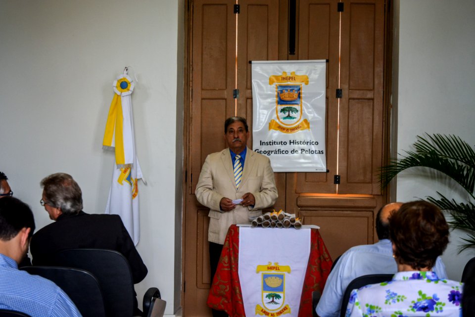 14.12.2017 - Vice-prefeito Idemar Barz na entrega de títulos sociais beneméritos do IHGPEL - Instituto Histórico Geográfico de Pelotas