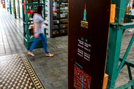 16.01.2018 - Novas placas de identificação instaladas no Mercado Central