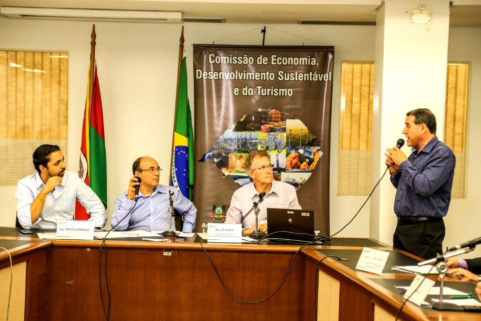 04.12.2017 - Vice-prefeito Idemar Barz na Audiência Pública da Comissão de Economia e Desenvolvimento Sustentável