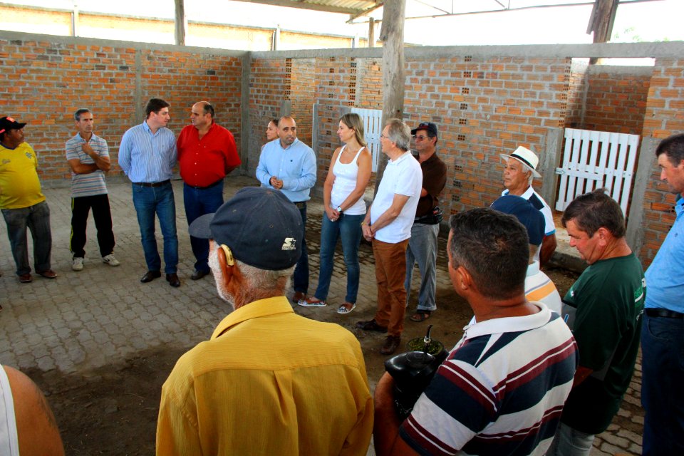 01.03.2018 - Gab Prefeita - Entrega de cavalos e visita as novas instalações da hospedaria - Foto Marcel Avila