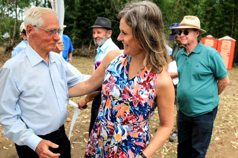 27.01.2018 - Prefeita Paula Mascarenhas durante abertura e Festa da Colheita da Uva, 8º Distrito, Colônia Santa Helena, propriedade de Dirceu Kurz - Foto: Gustavo Vara
