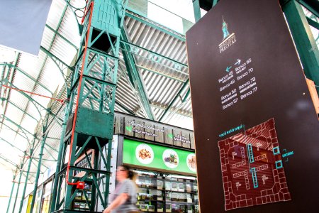 16.01.2018 - Novas placas de identificação instaladas no Mercado Central