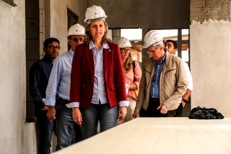 30.11.2017 - Prefeita Paula Mascarenhas e vice Idemar Barz em visita à rua 4 e a EMEI Navegantes