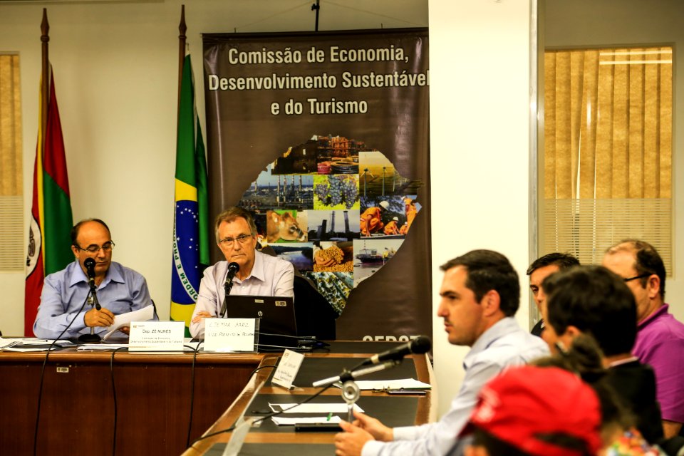 04.12.2017 - Vice-prefeito Idemar Barz na Audiência Pública da Comissão de Economia e Desenvolvimento Sustentável