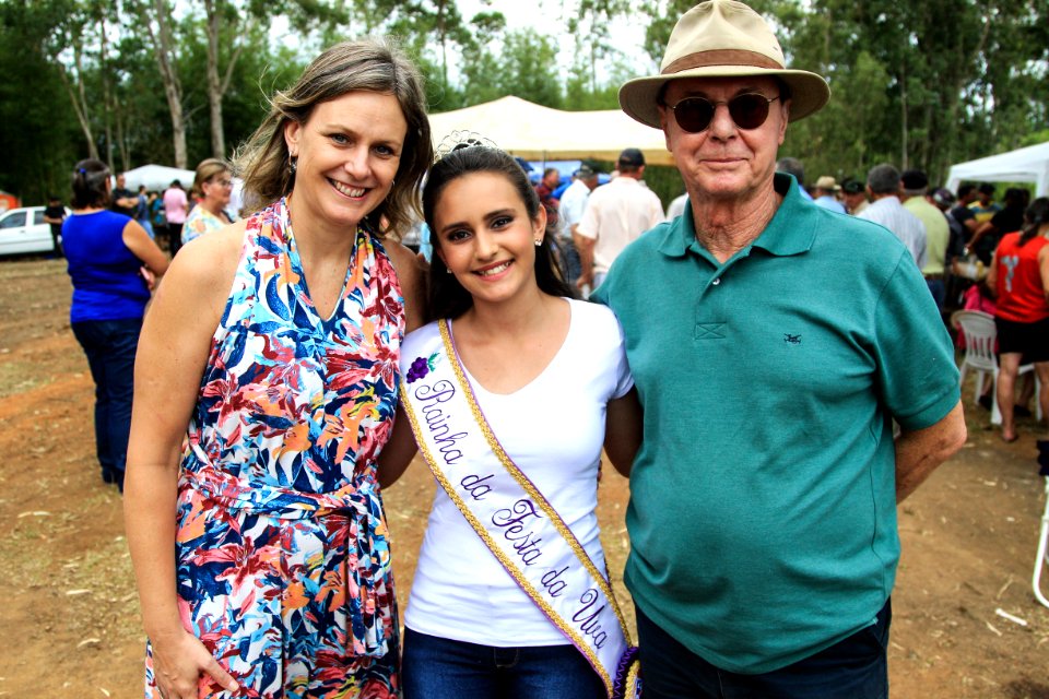 27.01.2018 - Prefeita Paula Mascarenhas durante abertura e Festa da Colheita da Uva, 8º Distrito, Colônia Santa Helena, propriedade de Dirceu Kurz - Foto: Gustavo Vara