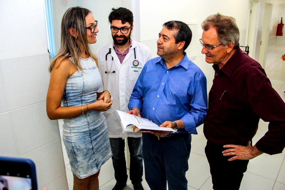17.01.2018 - Vice-prefeito Idemar Barz e o deputado federal Ronaldo Nogueira visitam a UBS Sanga Funda e as obras da UPA Bento