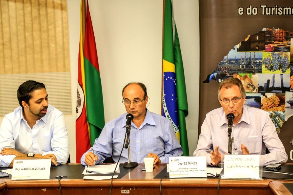 04.12.2017 - Vice-prefeito Idemar Barz na Audiência Pública da Comissão de Economia e Desenvolvimento Sustentável