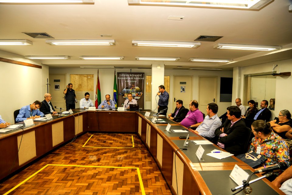 04.12.2017 - Vice-prefeito Idemar Barz na Audiência Pública da Comissão de Economia e Desenvolvimento Sustentável