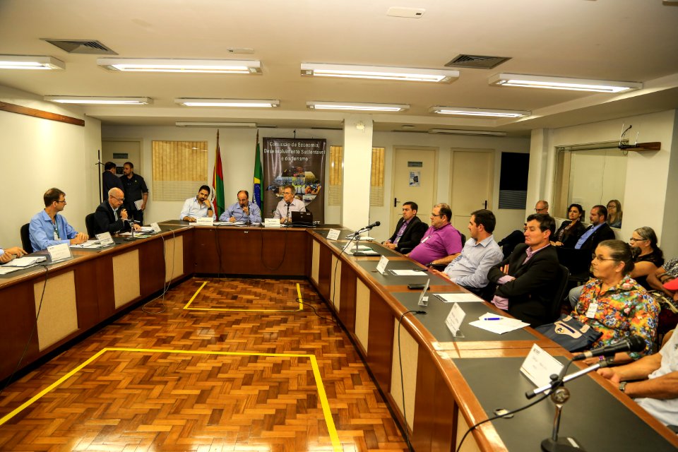 04.12.2017 - Vice-prefeito Idemar Barz na Audiência Pública da Comissão de Economia e Desenvolvimento Sustentável