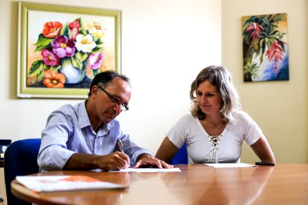 17.01.2018 - Prefeita Paula Mascarenhas na adesão da maternidade da Santa Casa de Misericórdia ao Pacto Pelotas Pela Paz