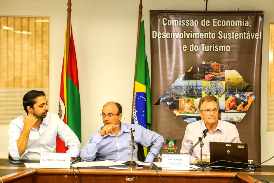 04.12.2017 - Vice-prefeito Idemar Barz na Audiência Pública da Comissão de Economia e Desenvolvimento Sustentável
