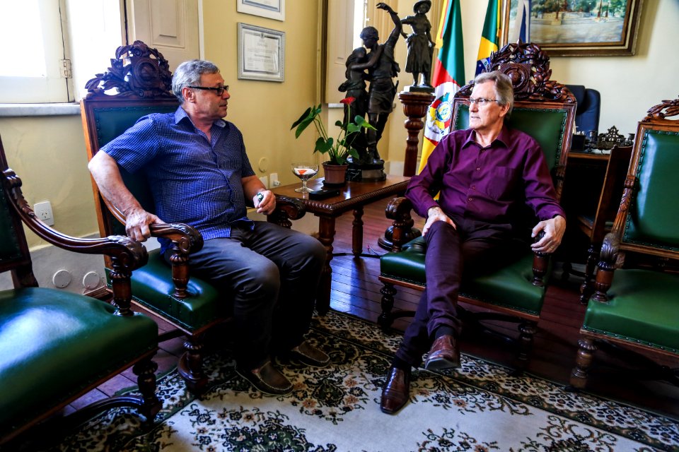 05.01.2018 - Prefeito em exercício Idemar Barz recebe visita o presidente da câmara Waldomiro Lima