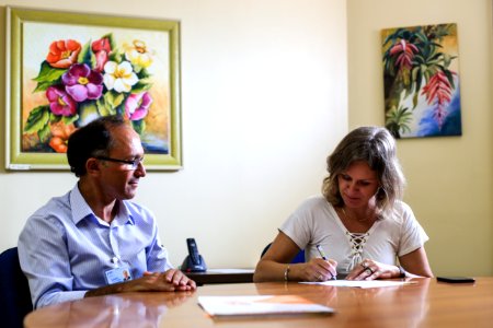 17.01.2018 - Prefeita Paula Mascarenhas na adesão da maternidade da Santa Casa de Misericórdia ao Pacto Pelotas Pela Paz