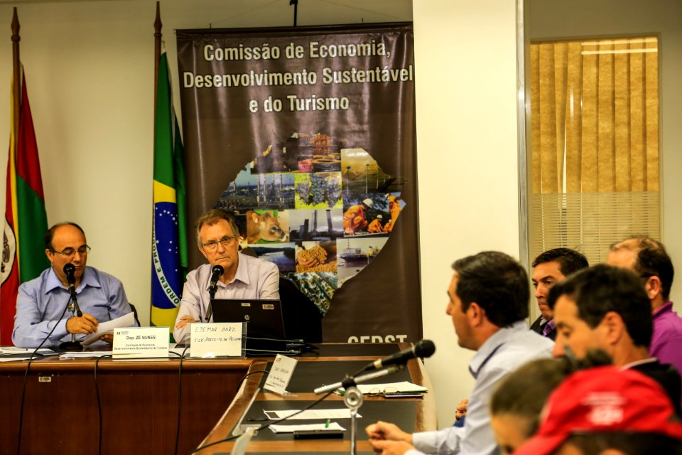 04.12.2017 - Vice-prefeito Idemar Barz na Audiência Pública da Comissão de Economia e Desenvolvimento Sustentável