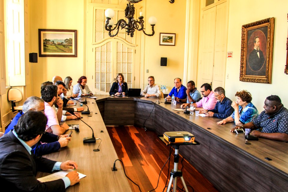 06.11.2017 - Prefeita Paula Mascarenhas em reunião com Vereadores