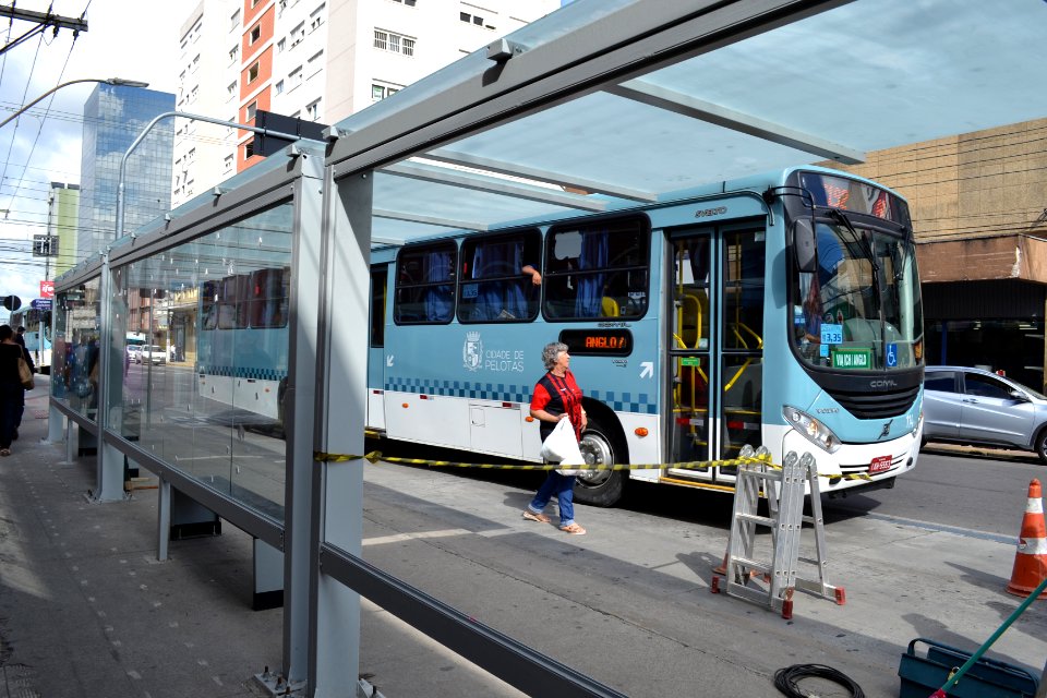 05.04.2018 - SEPLAG - Colocação de vidros parada Osorio com Floriano - Foto Janine Tomberg (2)