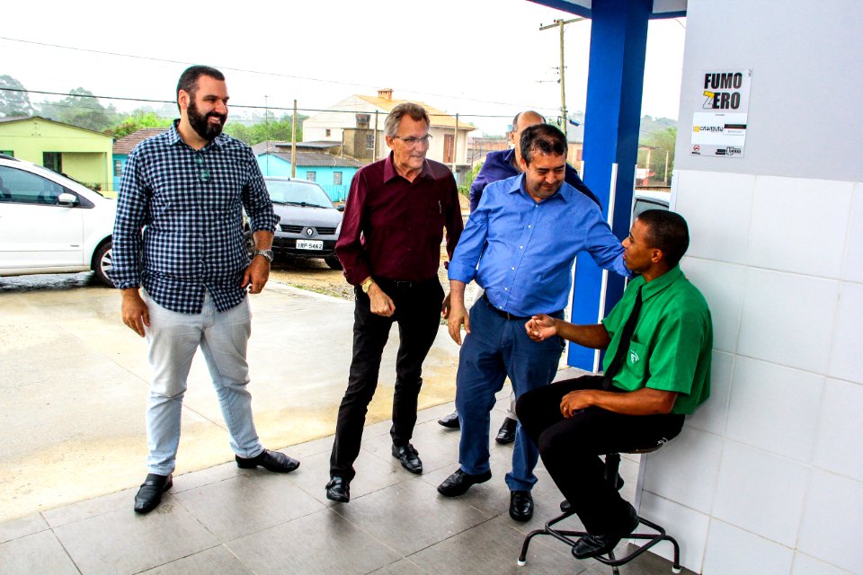 17.01.2018 - Vice-prefeito Idemar Barz e o deputado federal Ronaldo Nogueira visitam a UBS Sanga Funda e as obras da UPA Bento