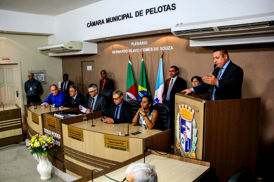 29.12.2017 - Vice-prefeito Idemar Barz na posse do presidente da câmara de vereadores de Pelotas, Anderson  Garcia