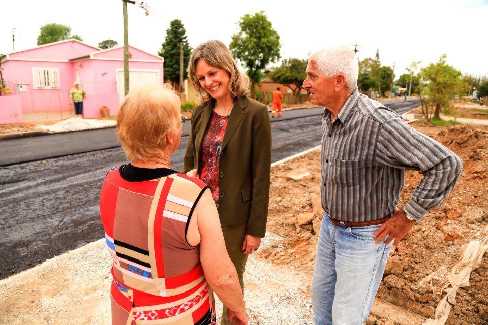 10.11.2017 - Prefeita Paula Mascarenhas em visita na avenida Ildefonso Simões Lopes
