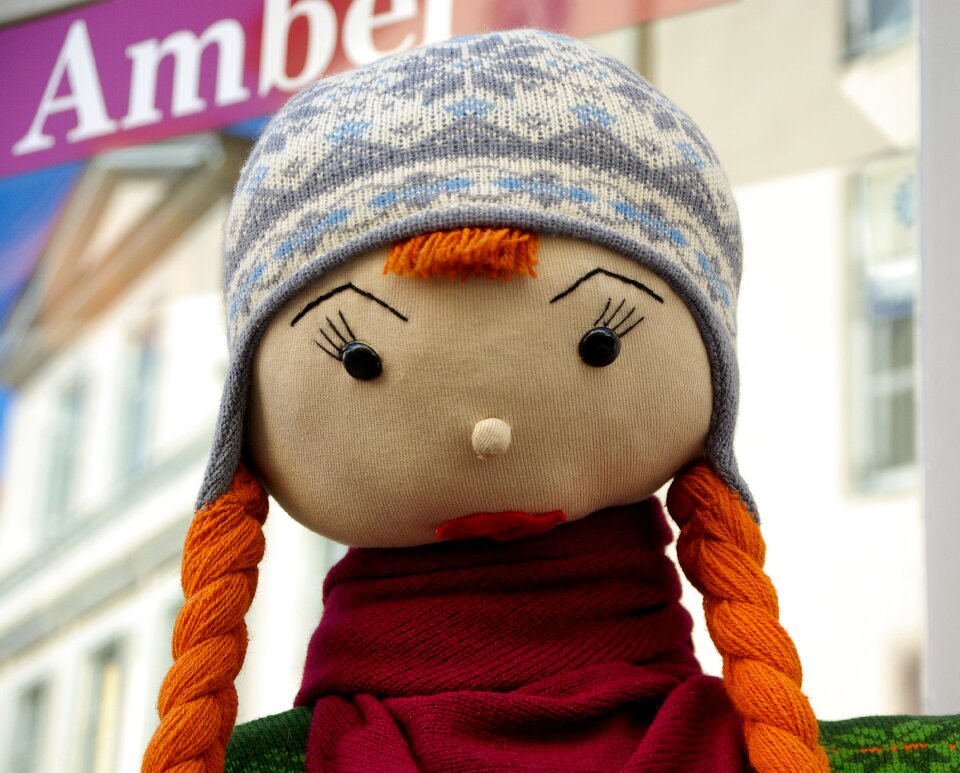 Crafts doll bonnet