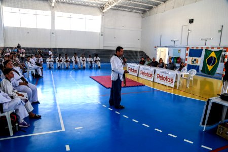05.01.2018 - Prefeita Paula Mascarenhas na entrega das faixas pretas aos alunos de escolas municipais do Dunas e membros dos projeto Vida Ativa e Quem Luta Não Briga