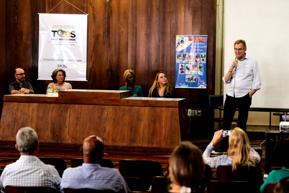 10.11.2017 - Vice-prefeito Idemar Barz na apresentação do programa Saúde na Escola no colégio João XXIII
