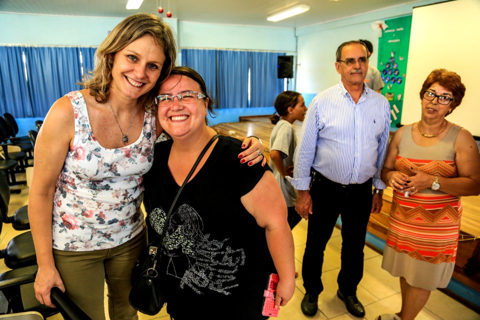 13.12.2017 - Prefeita Paula Mascarenhas durante entrega de laboratório Khan Academy na EMEF Dom Francisco de Campos Barreto