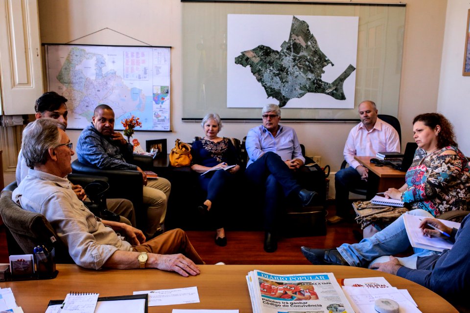 06.11.2017 - Vice-prefeito Idemar Barz em reunião de avaliação da programação da semana farroupilha e projeções para 2018