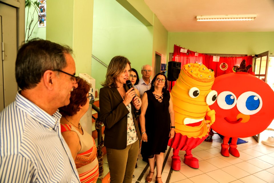 13.12.2017 - Prefeita Paula Mascarenhas durante entrega de laboratório Khan Academy na EMEF Dom Francisco de Campos Barreto