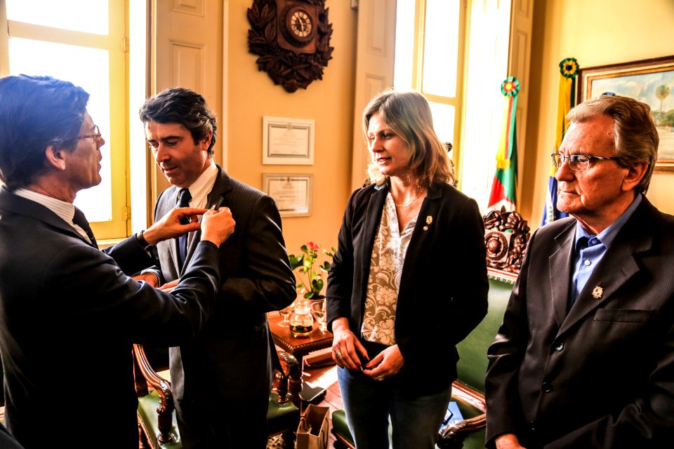 29.11.2017 - Prefeita Paula Mascarenhas e vice Idemar Barz recebem visita de Comitiva de Portugal
