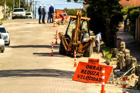 24.10.2017 - Prefeita Paula Mascarenhas em visita às obras do Sanep, ruas: Barros Cassal, Joaquim Vieira da Cunha, Arnaldo Mesquita de Menezes, Henrique Lorea