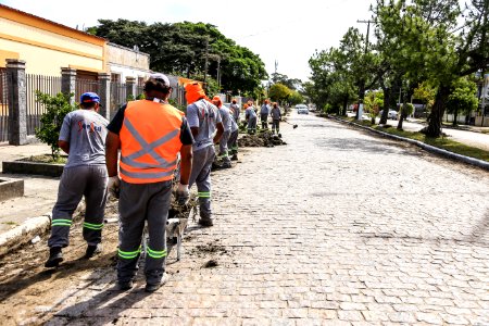 24.10.2017 - Serviços de limpeza urbana no Laranjal - SSUI