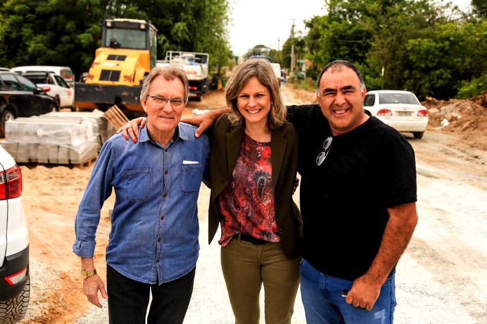 10.11.2017 - Prefeita Paula Mascarenhas em visita na avenida Ildefonso Simões Lopes