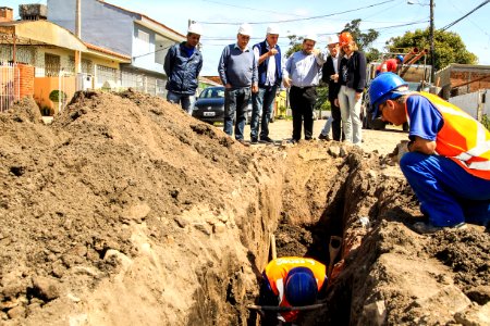 24.10.2017 - Prefeita Paula Mascarenhas em visita às obras do Sanep, ruas: Barros Cassal, Joaquim Vieira da Cunha, Arnaldo Mesquita de Menezes, Henrique Lorea