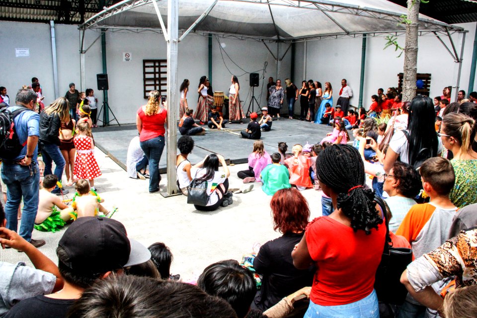 17.11.2017 - Ações que integram o projeto Africanidades - Alunos Smed no Mercado Central
