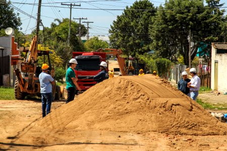 24.10.2017 - Prefeita Paula Mascarenhas em visita às obras do Sanep, ruas: Barros Cassal, Joaquim Vieira da Cunha, Arnaldo Mesquita de Menezes, Henrique Lorea
