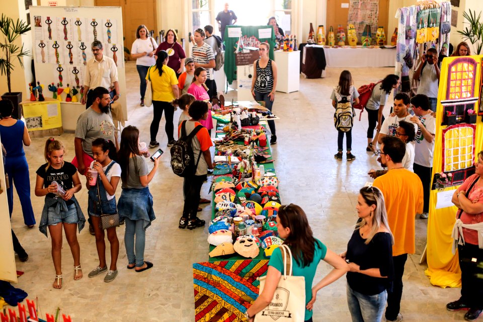 13.11.2017 - VI Mostra de trabalhos escolares Afro Indigenas e Feira das Culturas - SMED