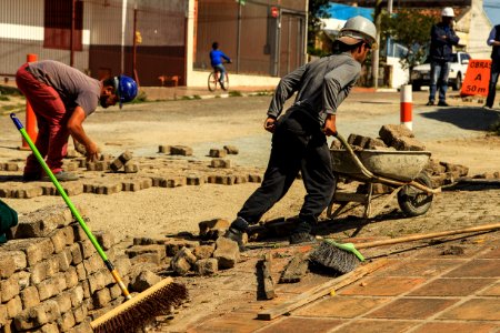 24.10.2017 - Prefeita Paula Mascarenhas em visita às obras do Sanep, ruas: Barros Cassal, Joaquim Vieira da Cunha, Arnaldo Mesquita de Menezes, Henrique Lorea
