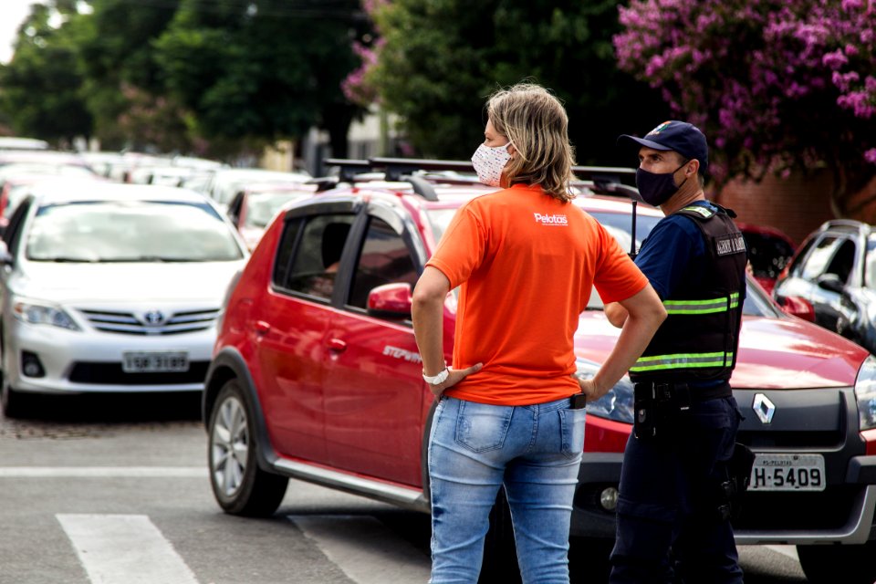 27.02.2021 - Prefeita Paula Mascarenhas acompanha o drive thru de vacinação para idosos - Foto: Gustavo Vara