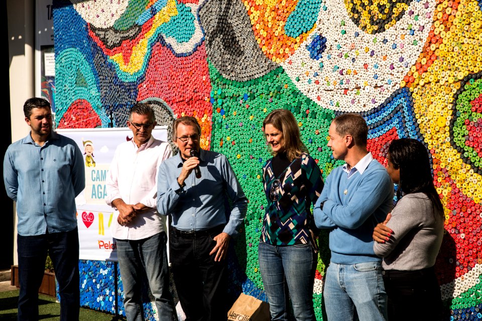 26.05.2018 - Prefeita Paula Mascarenhas e o vice Idemar Barz na lançamento da Campanha do Agasalho no Mercado Público - Foto: Gustavo Vara