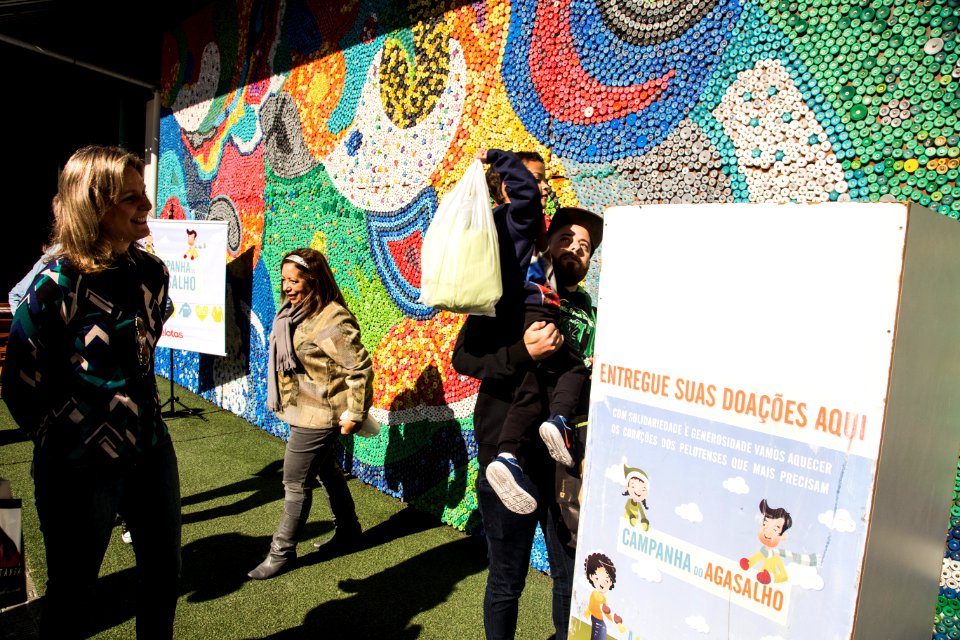 26.05.2018 - Prefeita Paula Mascarenhas e o vice Idemar Barz na lançamento da Campanha do Agasalho no Mercado Público - Foto: Gustavo Vara