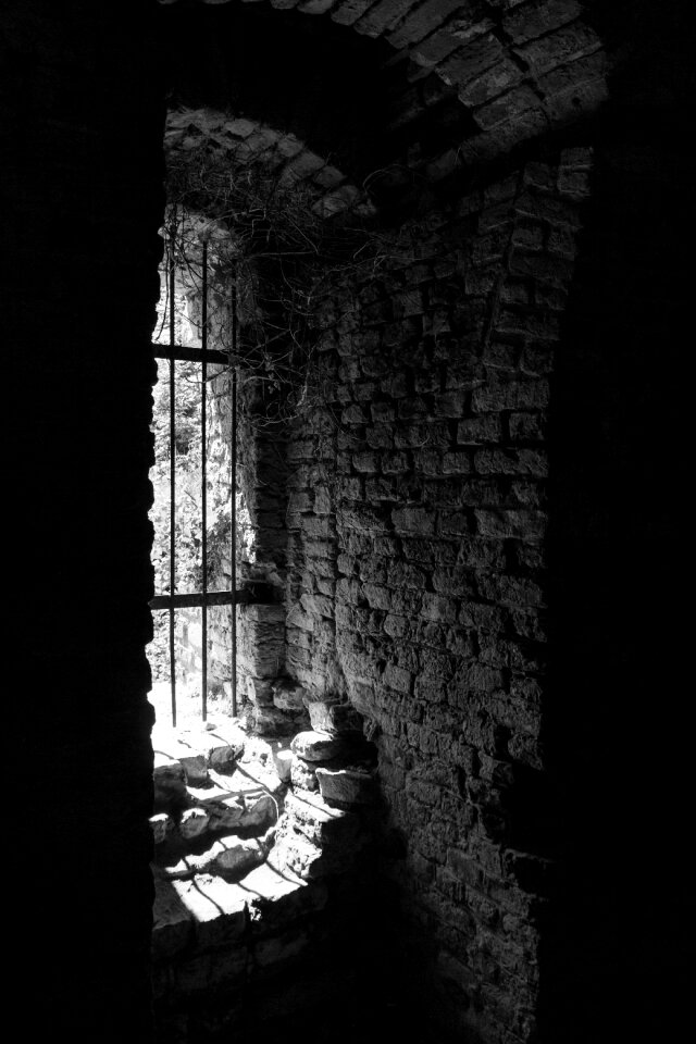 Ruin architecture grid