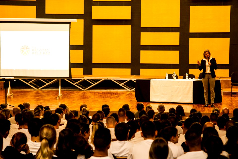 29.04.2019 - Prefeita Paula Mascarenhas realiza palestra para alunos do curso de formação profissional na Academia de Polícia Civil, em Porto Alegre - Foto: Gustavo Vara