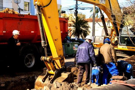 20.08.2018 - Prefeito em exercício Idemar Barz durante visita obra de instalação adutora ETA São Gonçalo - Foto: Gustavo Vara