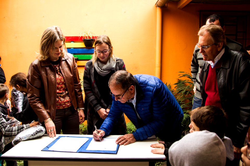 21.06.2018 -  Entrega dos novos uniformes na Escola Joaquim Nabuco e assinatura da ordem de serviço da construção de passarela coberta para EMEF Joaquim Nabuco - Foto: Gustavo Vara