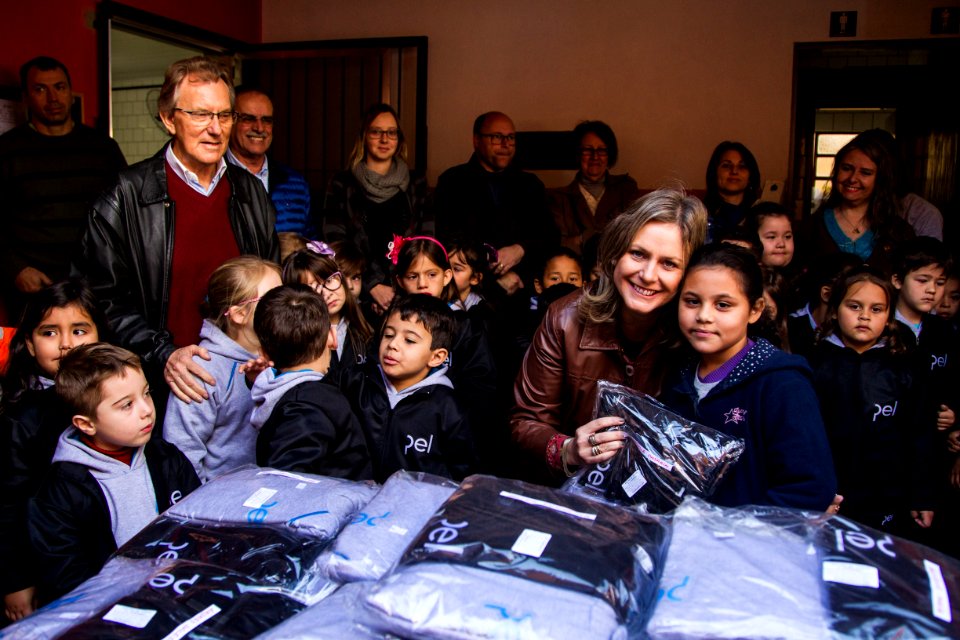 21.06.2018 -  Entrega dos novos uniformes na Escola Joaquim Nabuco e assinatura da ordem de serviço da construção de passarela coberta para EMEF Joaquim Nabuco - Foto: Gustavo Vara