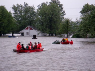 Disaster Area Response Team working in Illinois photo