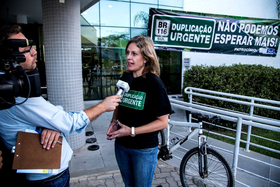 20.04.2018 - Painel: Duplicação BR 116 Urgente - Foto: Gustavo Vara