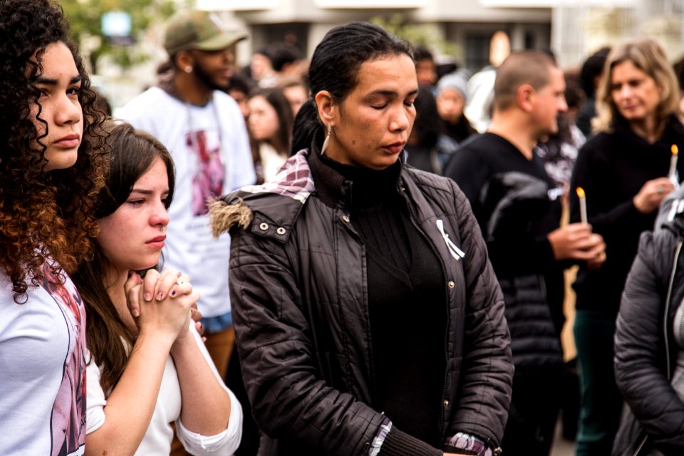 30.06.2018 - Prefeita Paula Mascarenhas participa da Passeata pela Paz em luto e protesto ao assassinato brutal de Thainã Leal, aluno do colégio Assis Brasil - Foto: Gustavo Vara