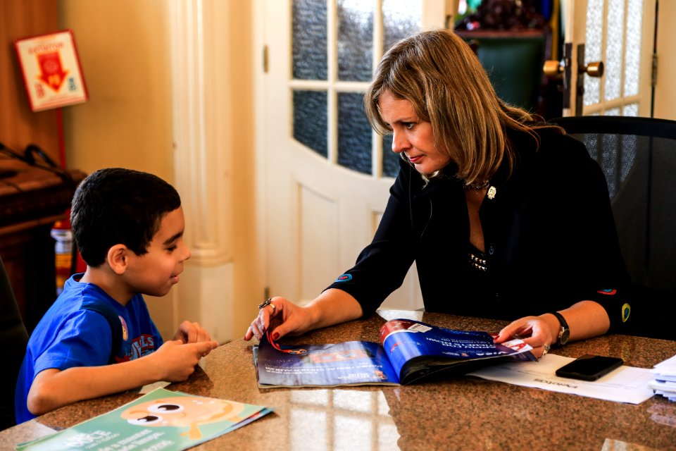 09.04.2018 - Prefeita Paula Mascarenhas recebe o aluno Pedro Henrique da Escola Mariana Eufrasia - Foto: Gustavo Vara